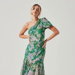 ASTR Santorini dress in beautiful Green floral! 2022 season